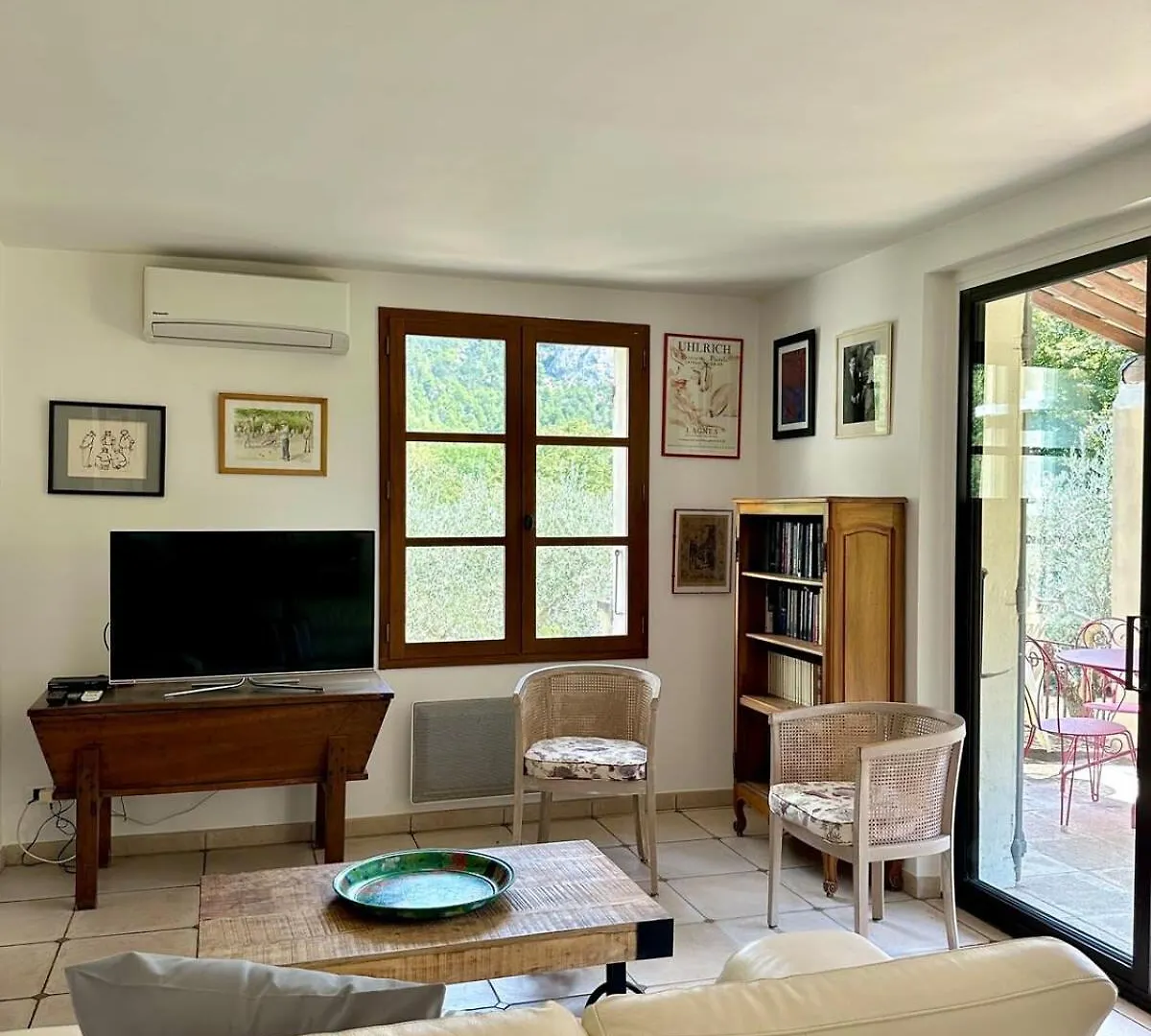 Villa Helene In The Heart Of The Center Of Fontaine De Vaucluse Hébergement de vacances Fontaine-de-Vaucluse