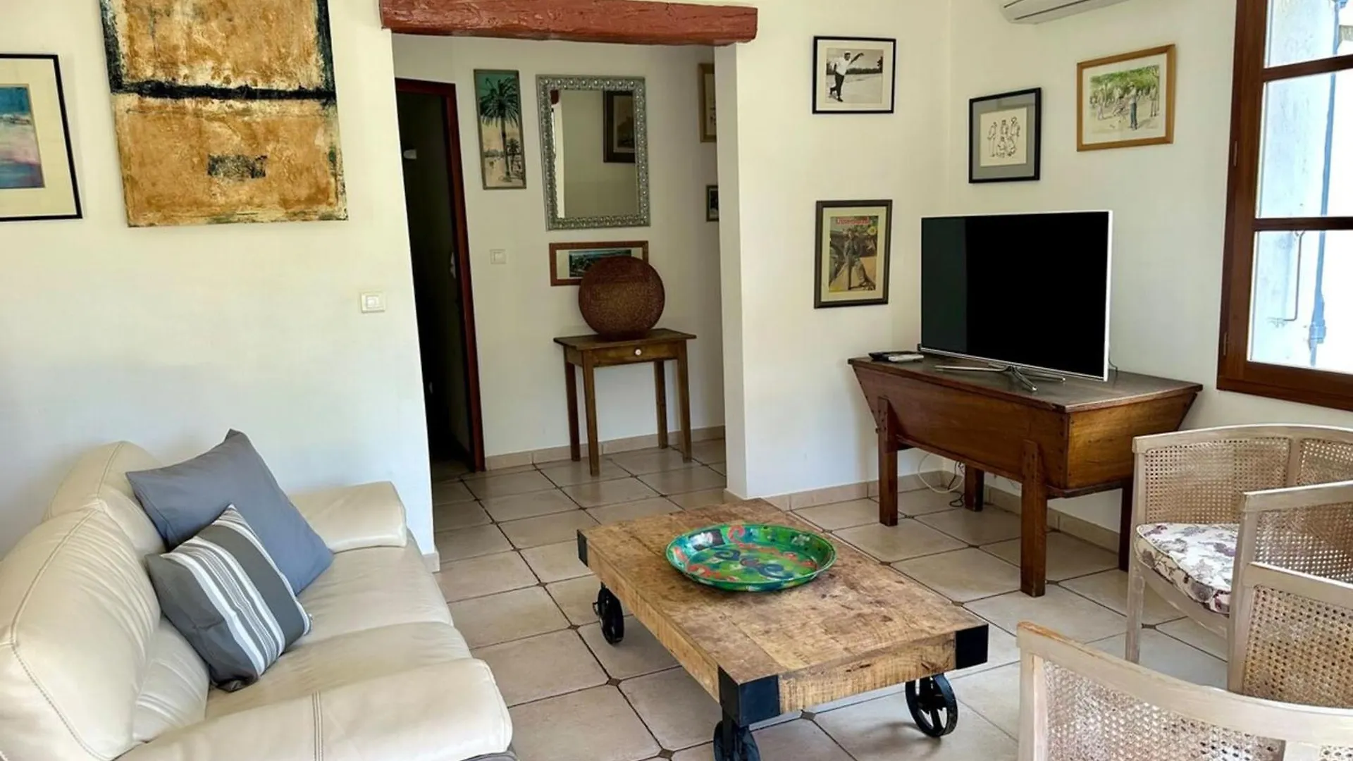 Hébergement de vacances Villa Helene In The Heart Of The Center Of Fontaine De Vaucluse
